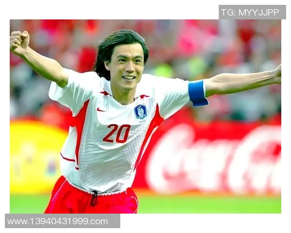 世界两大足球明星的巅峰对决与传奇人生解析