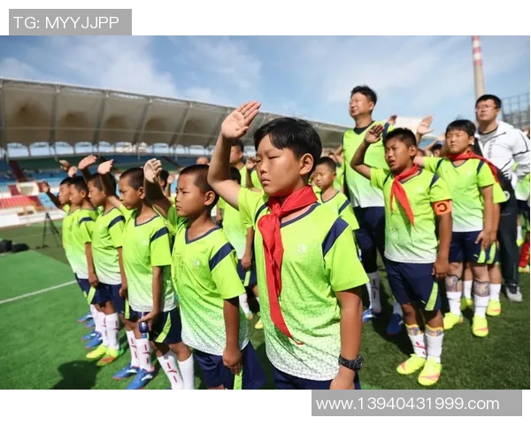 沈小足球的成长之路：从小场地到大梦想的奋斗故事